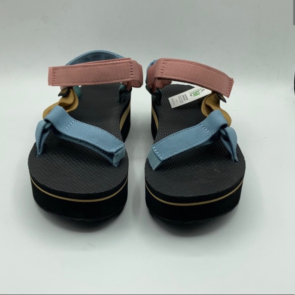 Teva Platform size 7 New in box